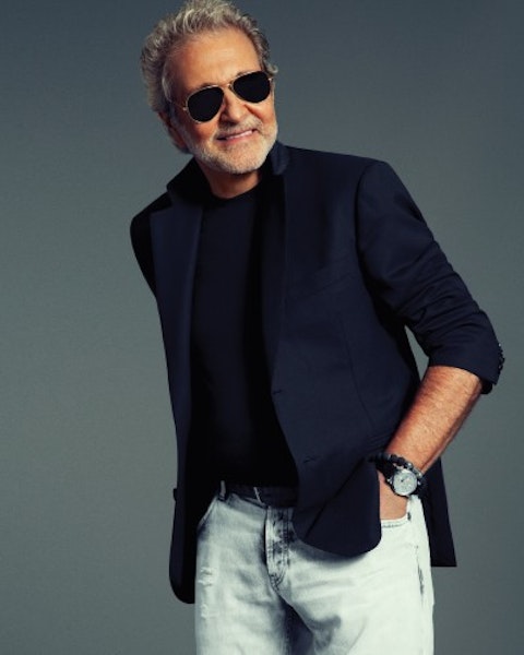 FashionUnited - Designer Vince Camuto passes away, age 78. Best known for  his legendary shoe designs, Camuto was one of the founders behind high  street footwear chain Nine West, before it was