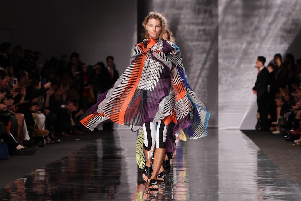 Remembering Issey Miyake's Most Iconic Runway Moments – CR Fashion Book