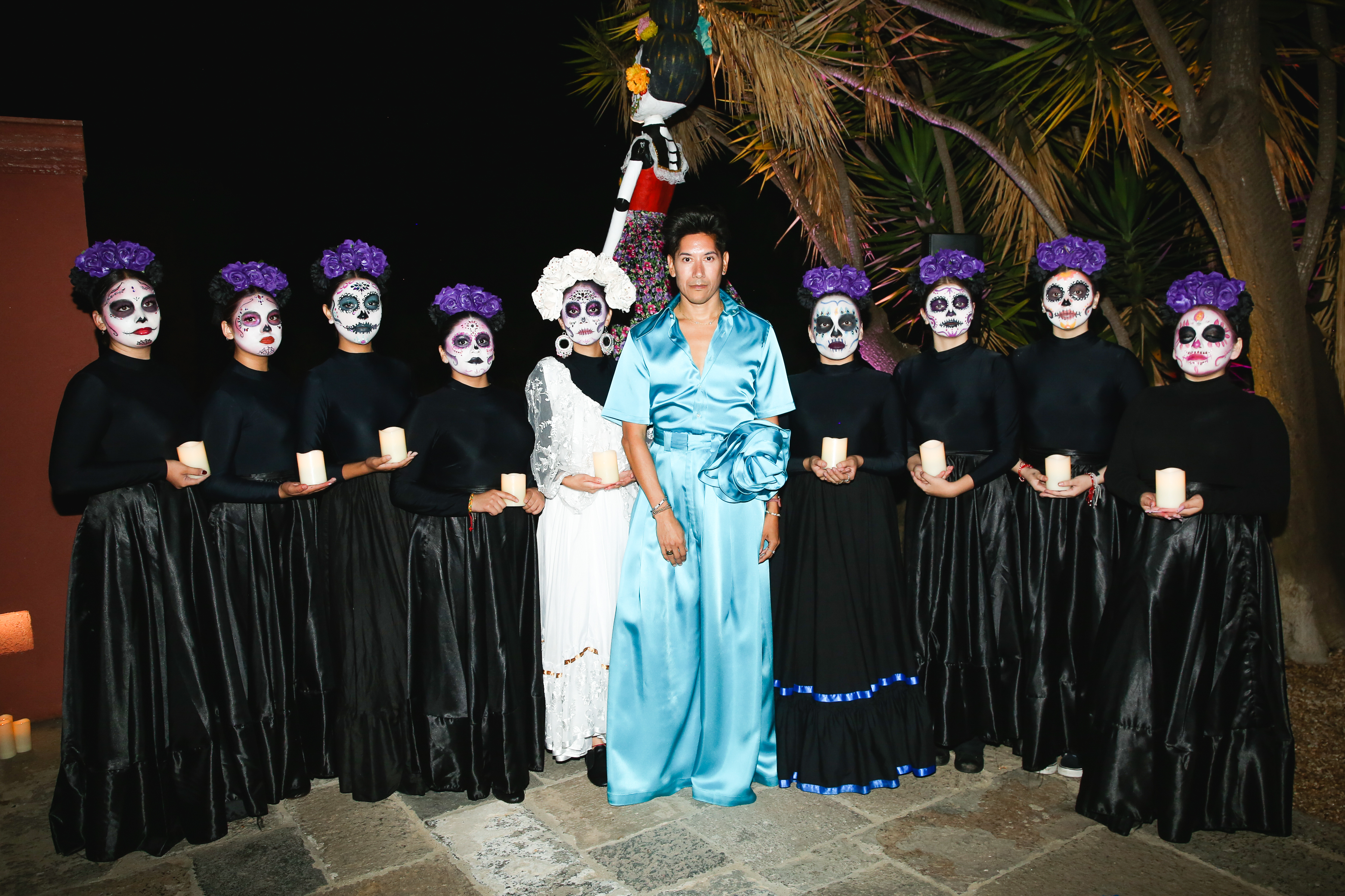 Take a look at Vanessa Bryant 's Dia de Los Muertos look