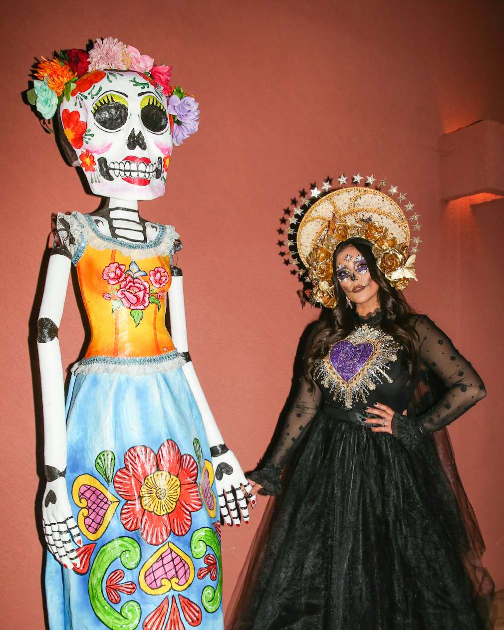 Take a look at Vanessa Bryant 's Dia de Los Muertos look